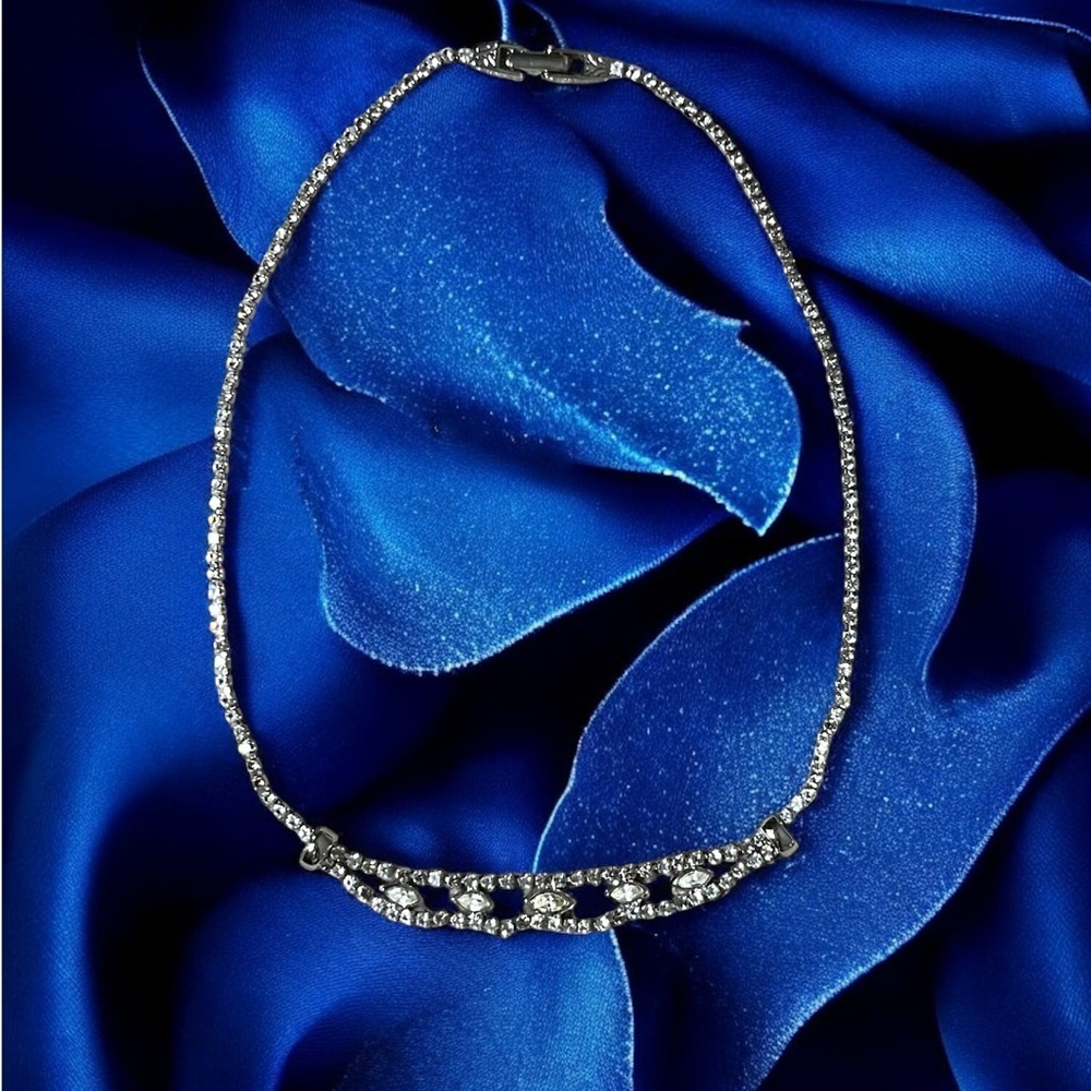 Crystal silver tone princess necklace w/fold over clip clasp ππππ - Picture 3 of 3